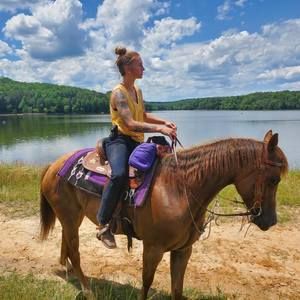 Meet your Posher, Brittany